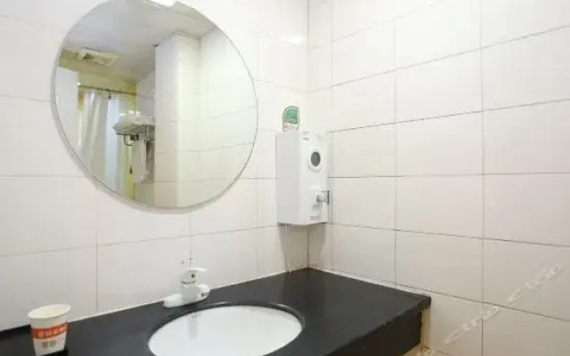 Home Inn (Changsha Train Station Aboluo Square) (Currently Unavailable)