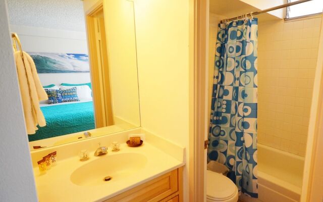 Kuhio Village #810A by RedAwning