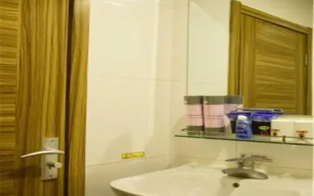 Super 8 Fengtai Railway Station East Street Branch