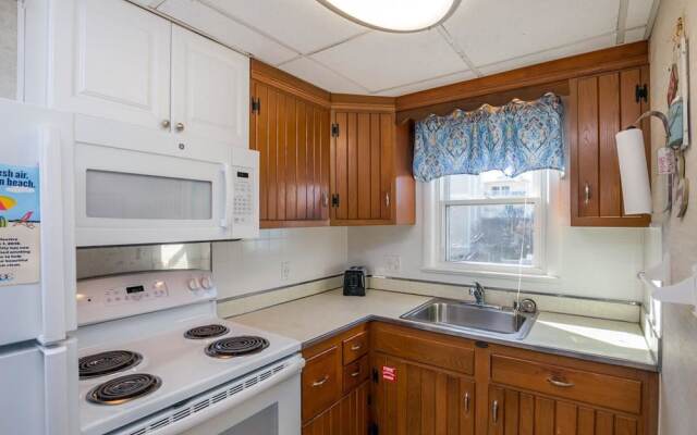 46th St Windjammer 207 1Br Condo