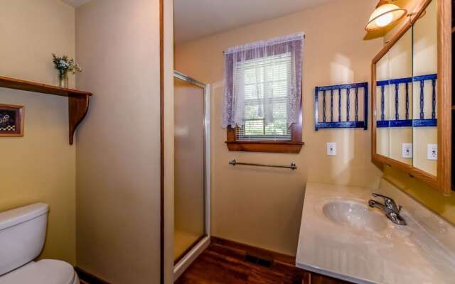 Bear Hill - 2 Br home by RedAwning