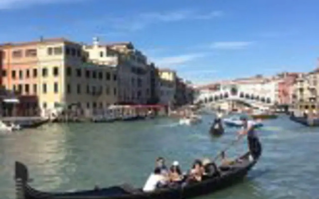 Serenissima Apartments