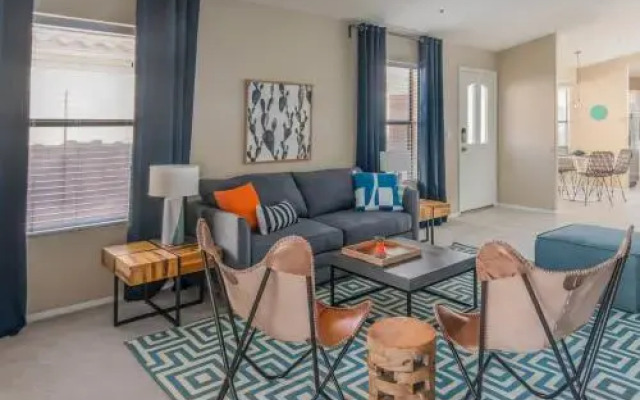 3BR Home Great Backyard by WanderJaunt