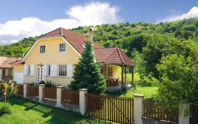 Bábakalács