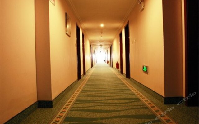 GreenTree Inn Dalian Jinzhou Railway Station Express Hotel