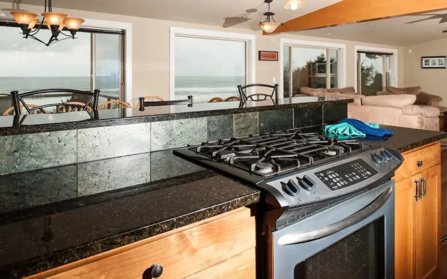 Deer Haven 4 Br cottage by RedAwning