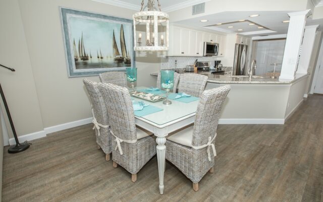 Inlet Reef 605 2 Bedroom Condo by RedAwning