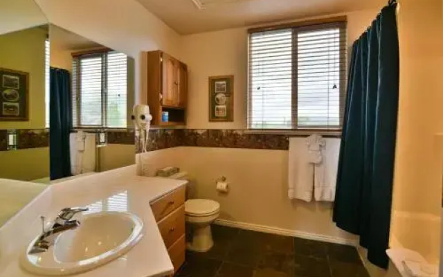 Moose Hollow Condo #209 at Wolf Creek Resort Near Powder Mountain, Snowbasin, Nordic Valley And Pineview in Eden Utah