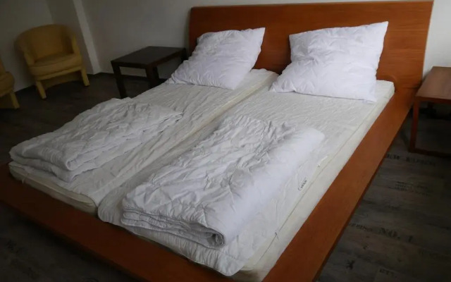 Wira Guesthouse 112 - Hostel
