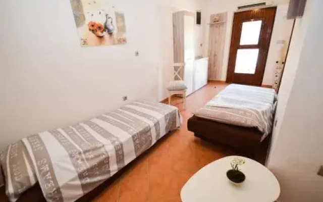 Apartments Veli vrh