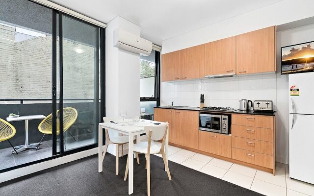 LIZZI, Melbourne Studio Apartment