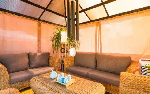 Beginner's Mind in Dali Art Theme Hotel