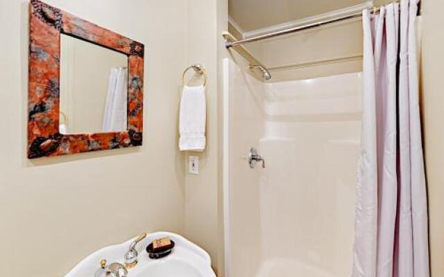 311 NW Riverfront St Home