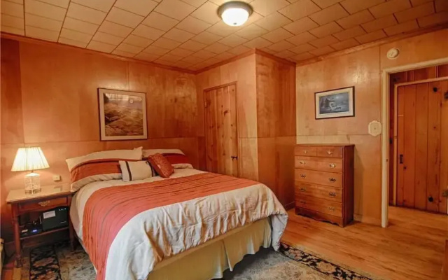 Huckleberry Hide-Away - 3 Br Cabin