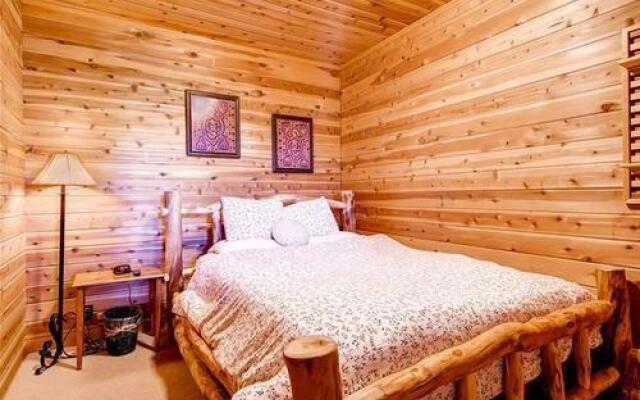 Chalet de Neige Boreas Pass by Pinnacle Lodging