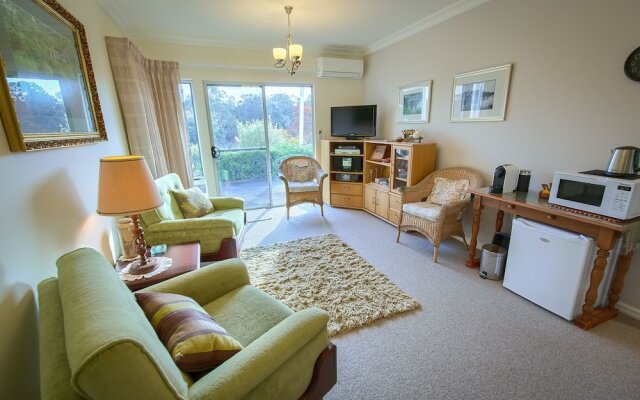 Glenelg on King Bed & Breakfast