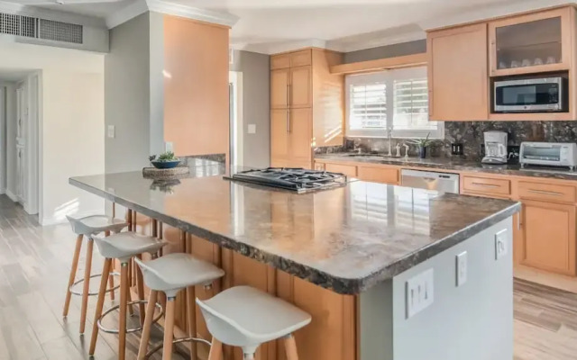 Spacious 3BR Pool by WanderJaunt