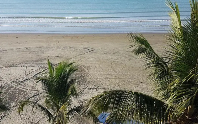 Grey Sands Beach & Resort