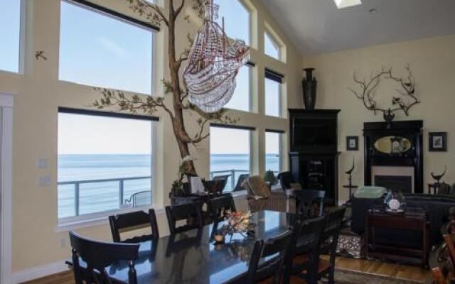 Sunset - 5 Br home by RedAwning