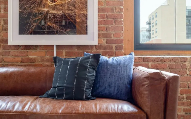 Bright South Loop Suites by Sonder