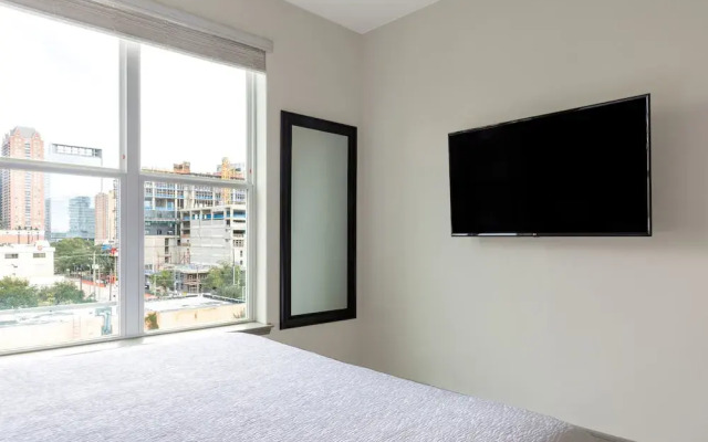 Stay Alfred at 1711 Caroline