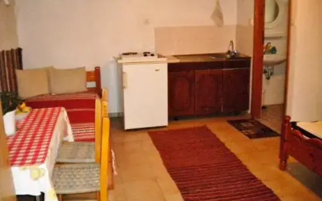 Diamanti Molivos Studios & Apartments