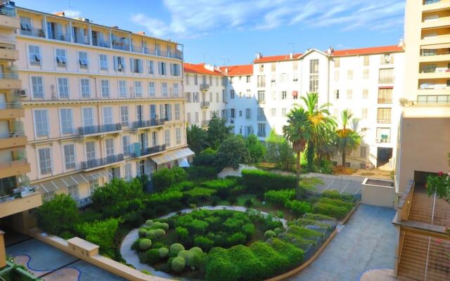 Nestor&Jeeves - PALAIS MEDITERRANNEE TERRASSE - Central - Very close sea