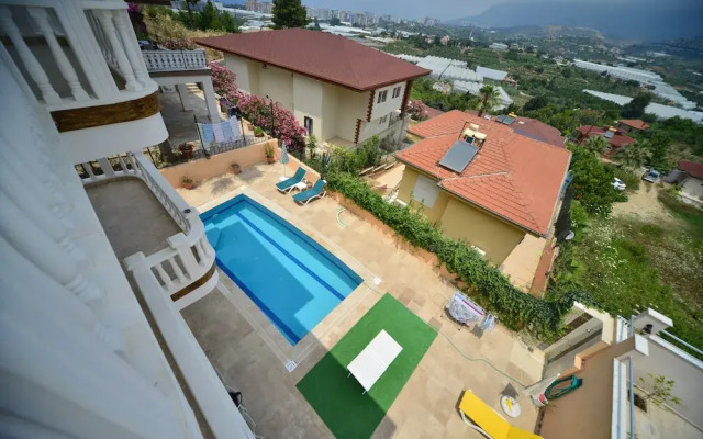Alanya Mahmutlar Villa