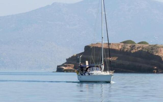 Dockside Yacht Lodging