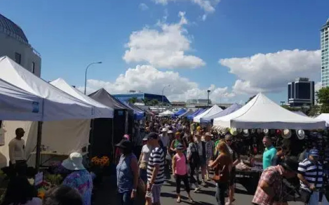 Takapuna Beach Accommodation