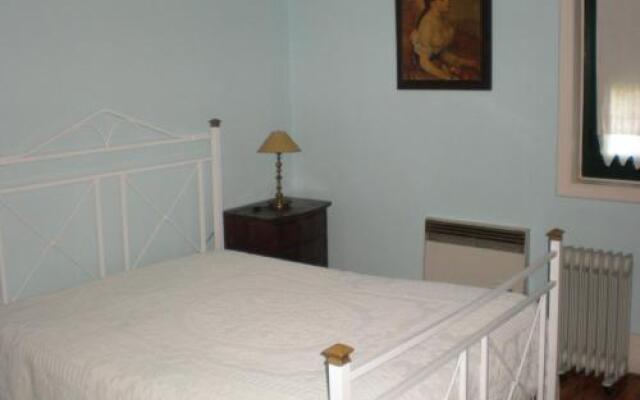 Residencia LIS B&B and Parking