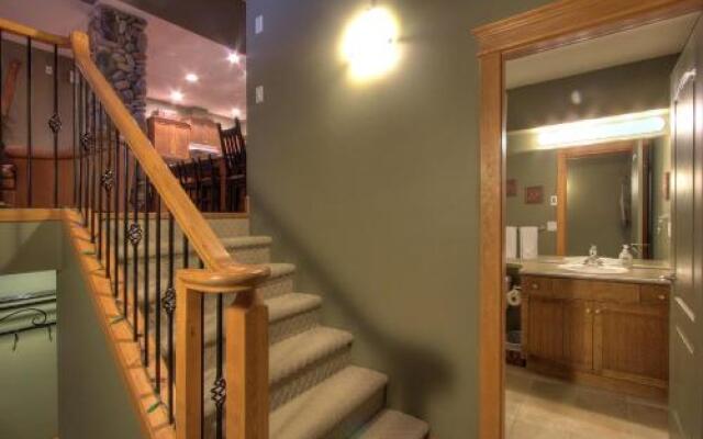 Treetops Ski Luxury Townhouse