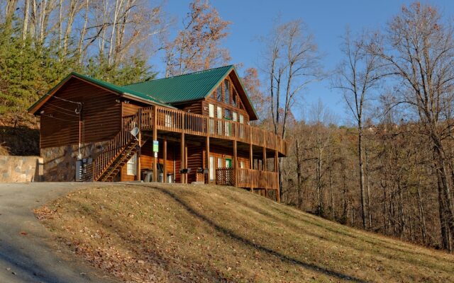 Life Of Luxury 12 - Eight Bedroom Cabin