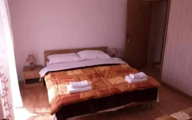 Villa Ana