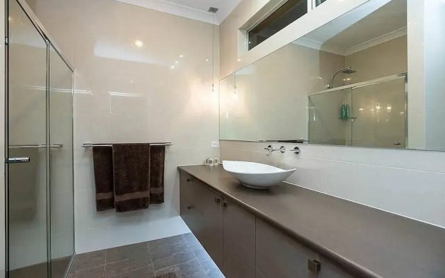 Coral Sands Luxury Beach House