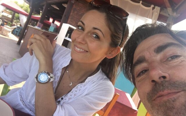 Alex E Alex