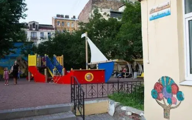 Studio on Zhukovskogo 6