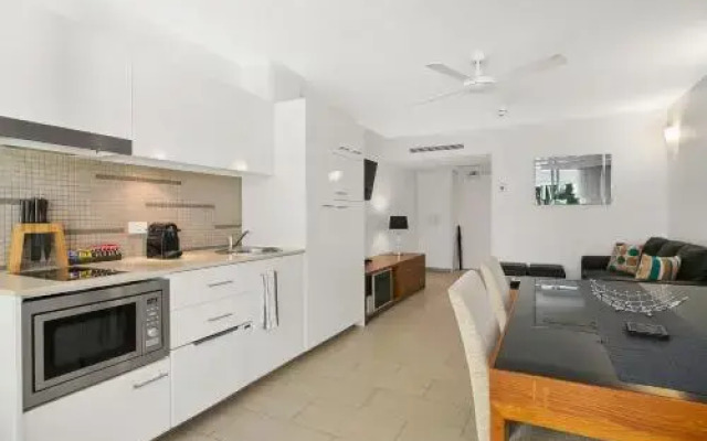 Palm Cove Beach Apartment