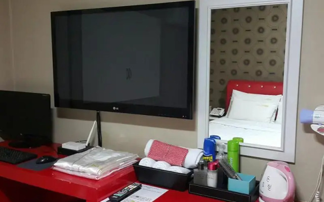 Q Motel