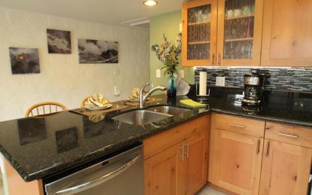 Casa De Emdeko 203 - One Bedroom Condo