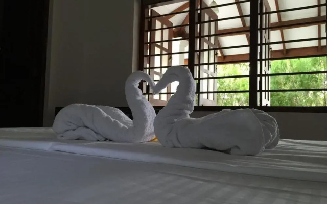 Waves Guest House & Turtle Restaurant