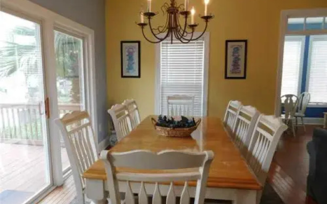 Sea What Happens 4 Br home by RedAwning