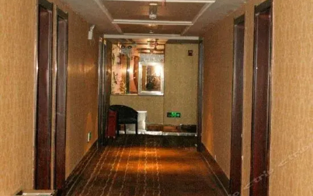 Kunlun Holiday Hotel