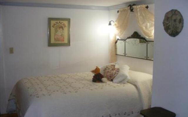 The Tartan Fox at the Meadmere