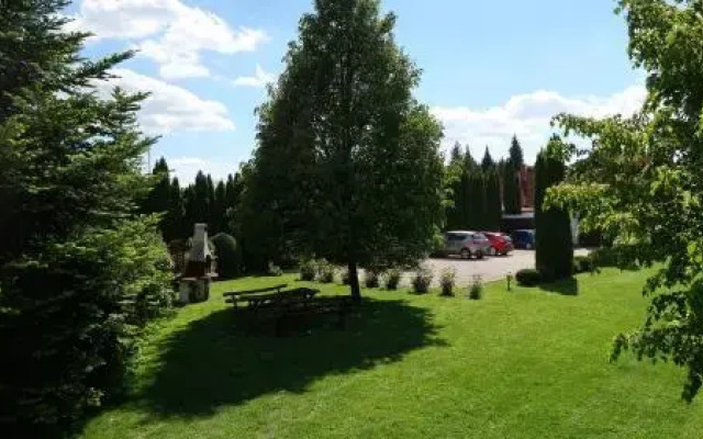 Magyar Apartmanházak I-III.