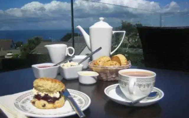 Lamorna Lodge