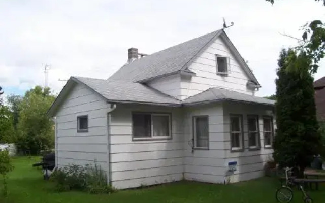 Canora Vacation Home