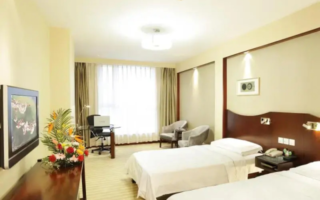 Yun-Ray Ambassador Hotel