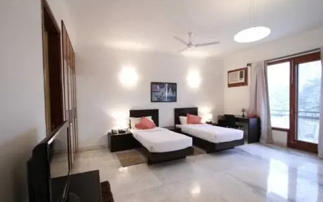Luxury Suites & Hotels - Park Front