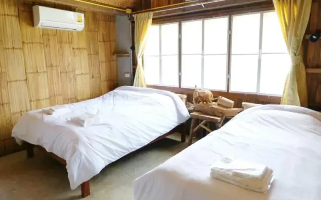 Maan Mek Talay Mok Resort